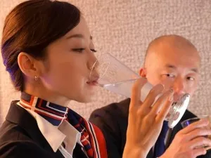 Chị gái phát hiện cậu em trai nghiện thẩm du nên đã giúp cậu em một chút