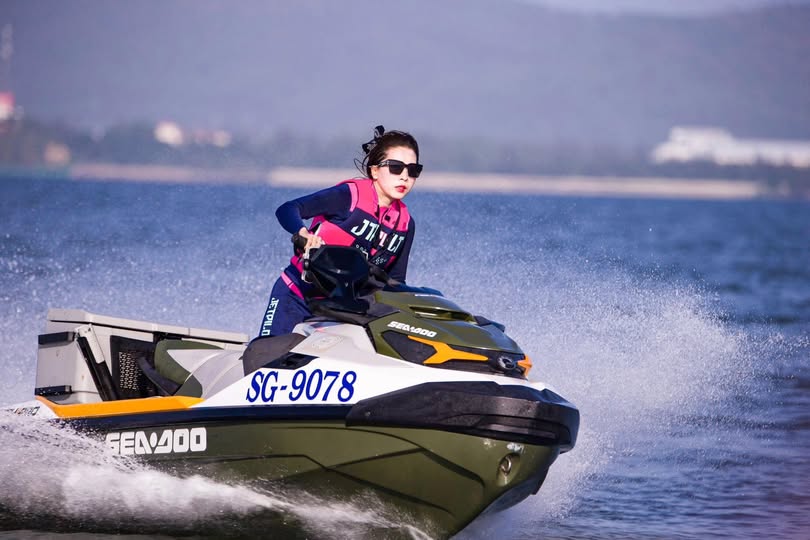 Chú đụ có sướng hơn cặc người yêu cháu không