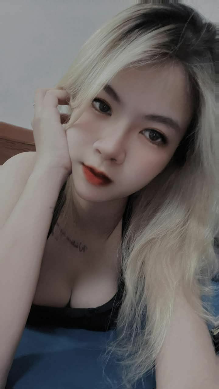 Clip thảo trang 2k7 nghịch lồn bằng sextoy dang hót